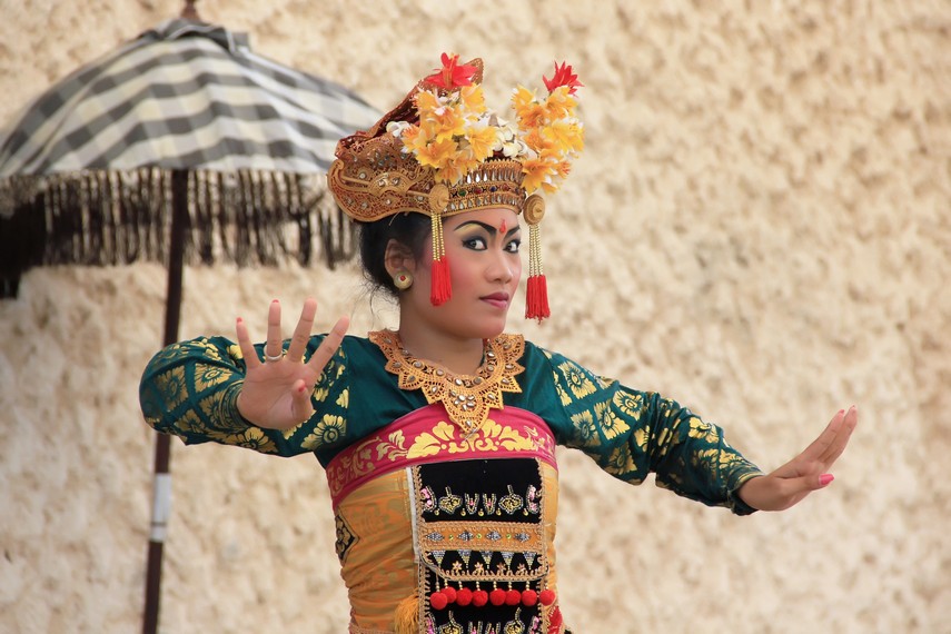 IMG_8856_Tari_Legong_Keraton_biasanya_mengangkat_cerita_raja-raja_bali_atau_kisah_dari_epos_Ramayana_2